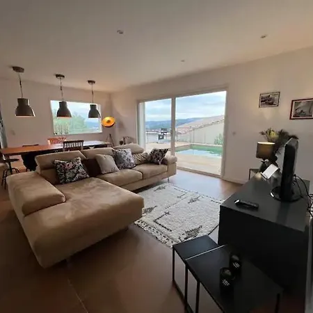 Contemporaine Avec Piscine
