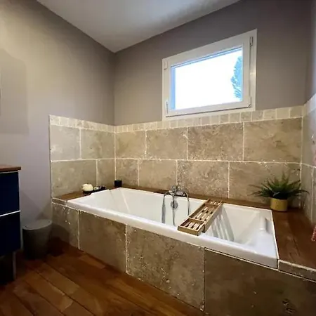 Villa Contemporaine Avec Piscine
