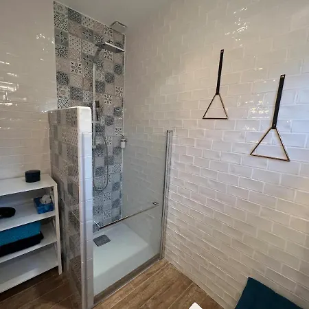 Contemporaine Avec Piscine Villa *