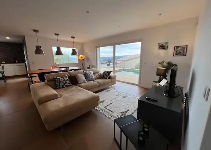 Contemporaine Avec Piscine