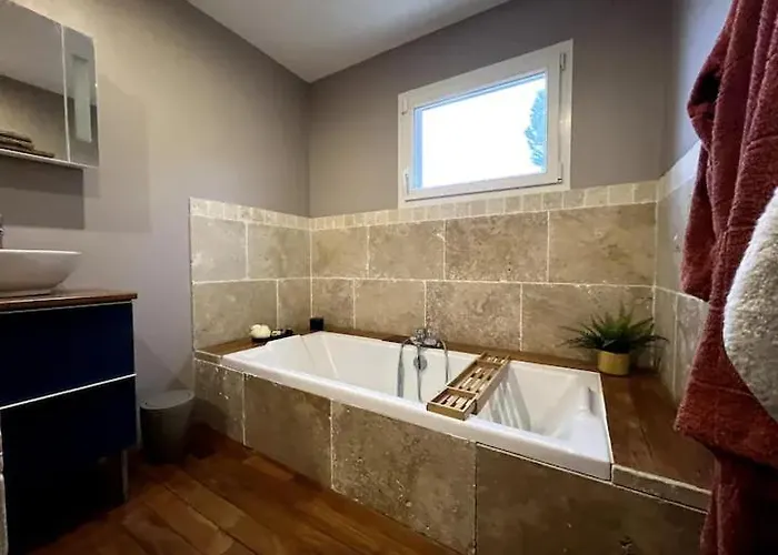 Villa Contemporaine Avec Piscine