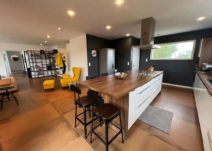 Contemporaine Avec Piscine